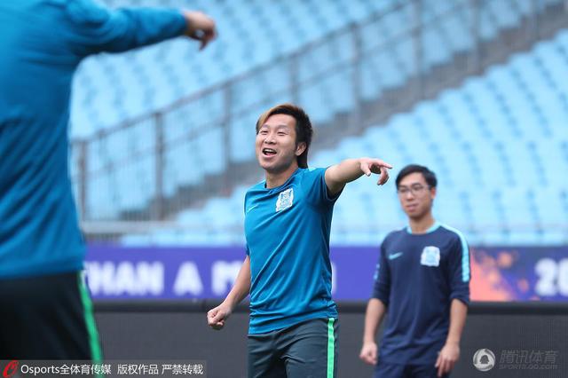 大小武前后夹击黄蓉小说