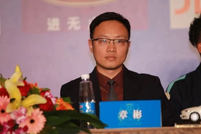军人乖巧软糯灌满h