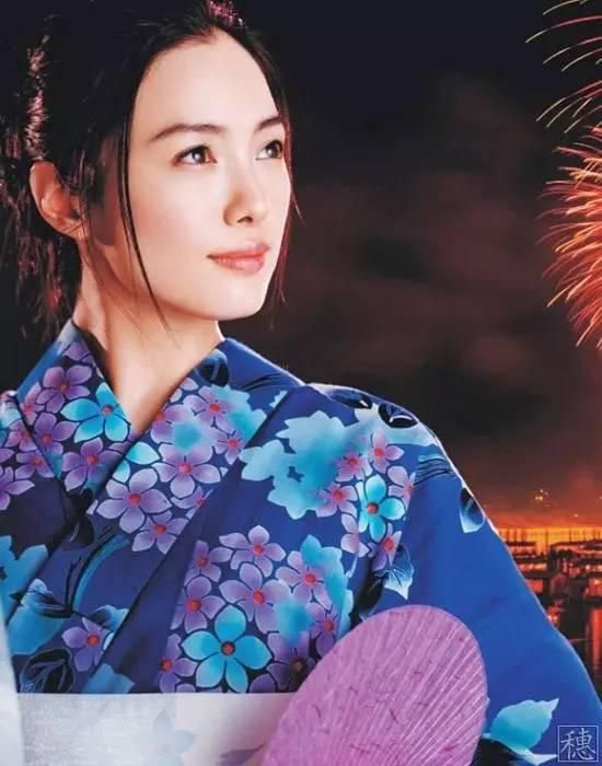 健身房里被教练c到呻吟男女视频